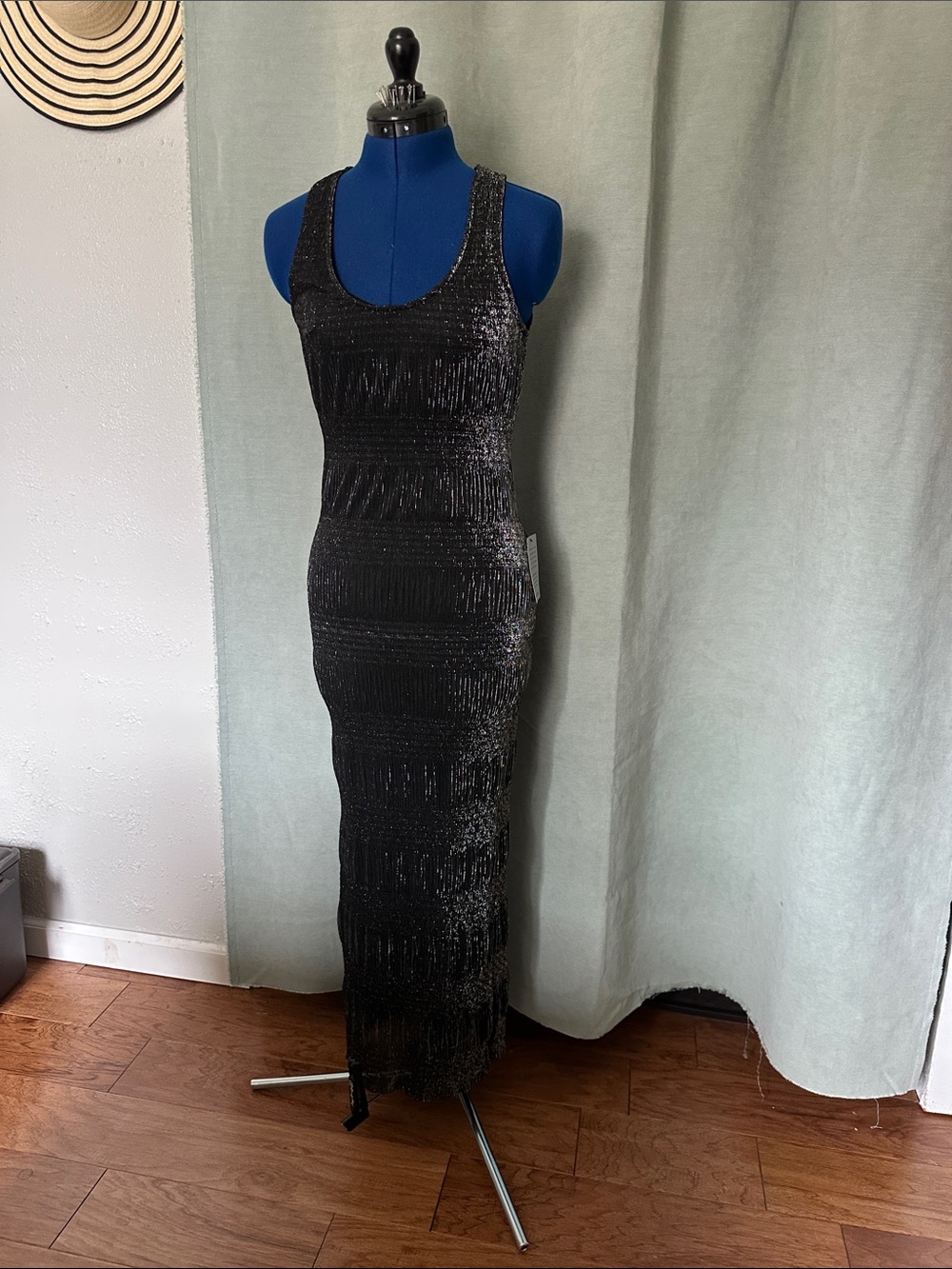 Astr Black Sleeveless Shimmery Ribbed Maxi Dress